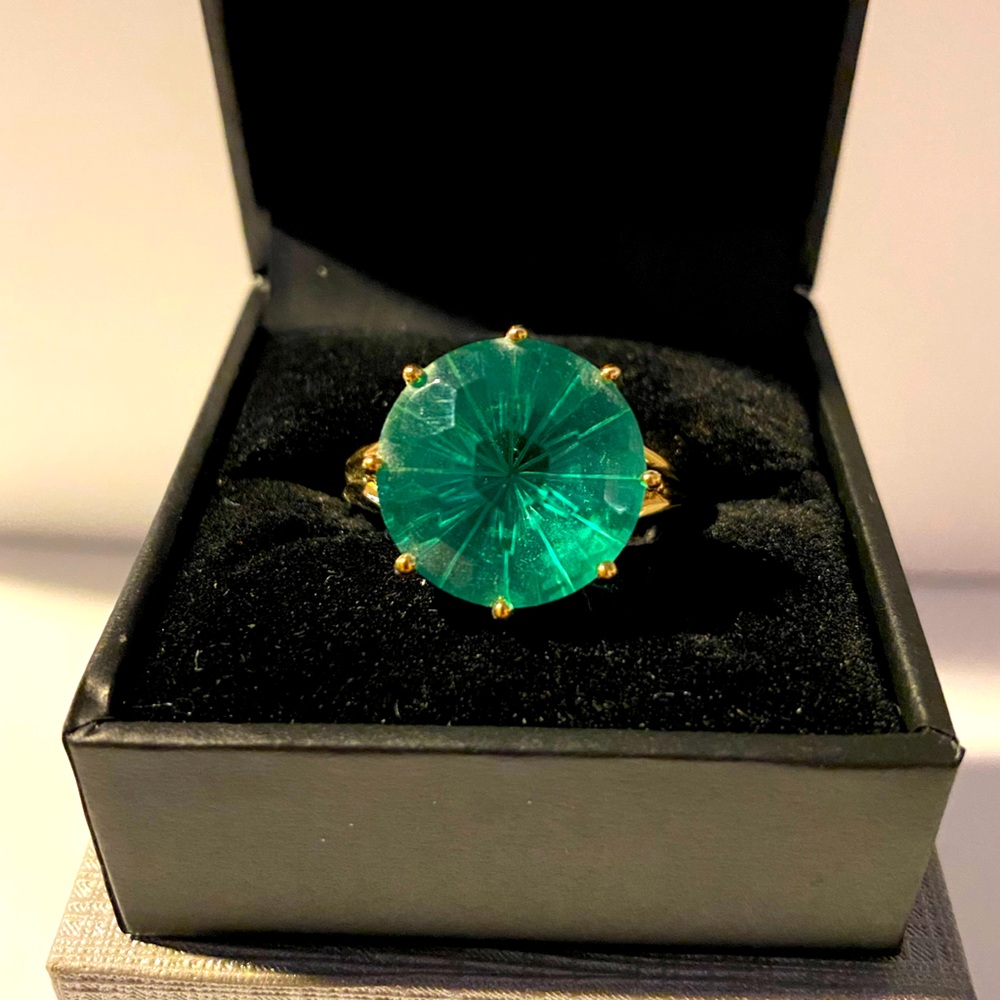 Costume Jewelry Large Round Green Rhinestone Ring